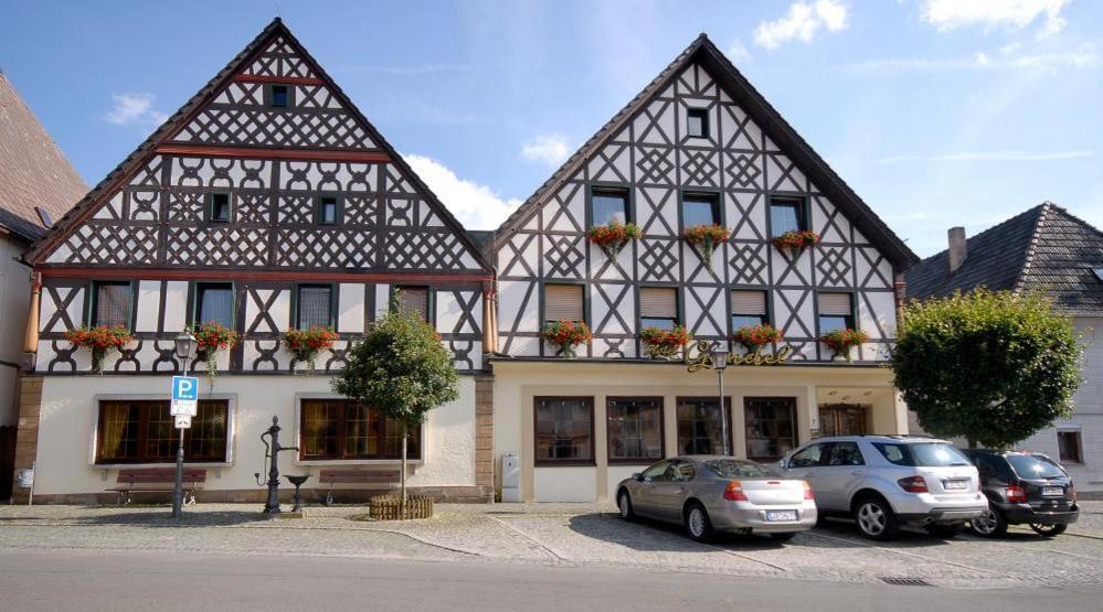 Hotel Gondel Altenkunstadt ภายนอก รูปภาพ