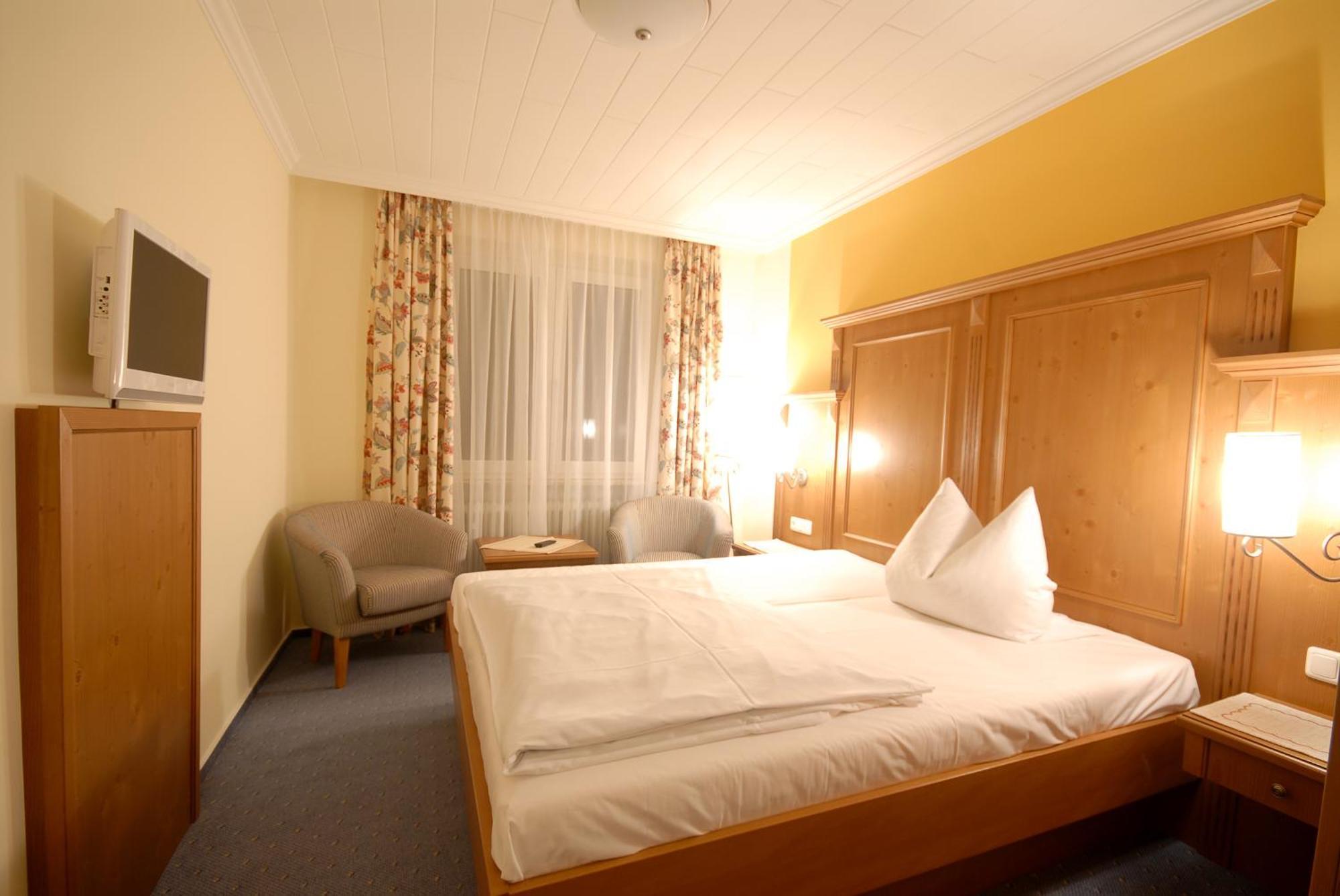 Hotel Gondel Altenkunstadt ภายนอก รูปภาพ