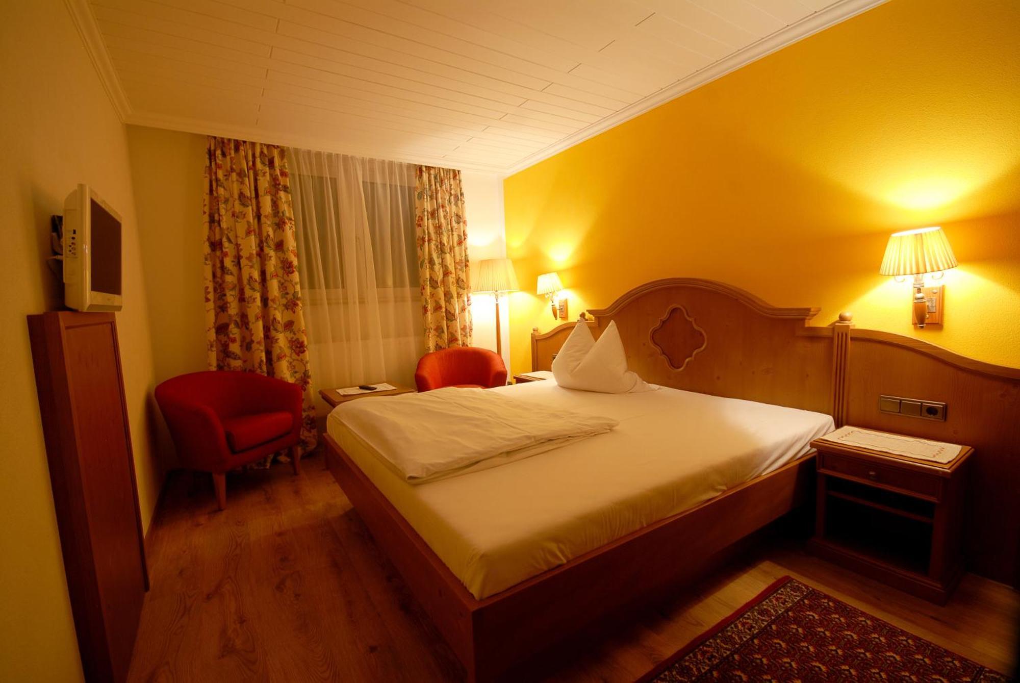 Hotel Gondel Altenkunstadt ภายนอก รูปภาพ