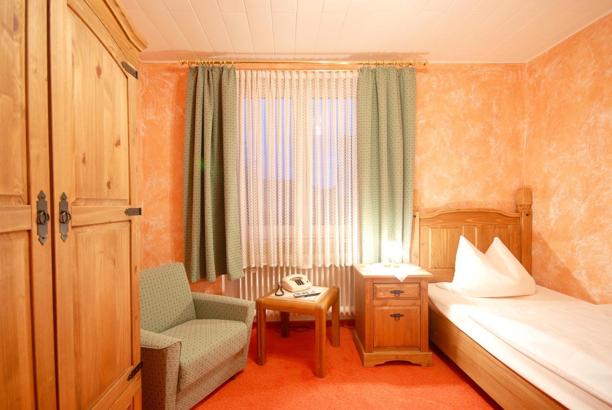 Hotel Gondel Altenkunstadt ภายนอก รูปภาพ