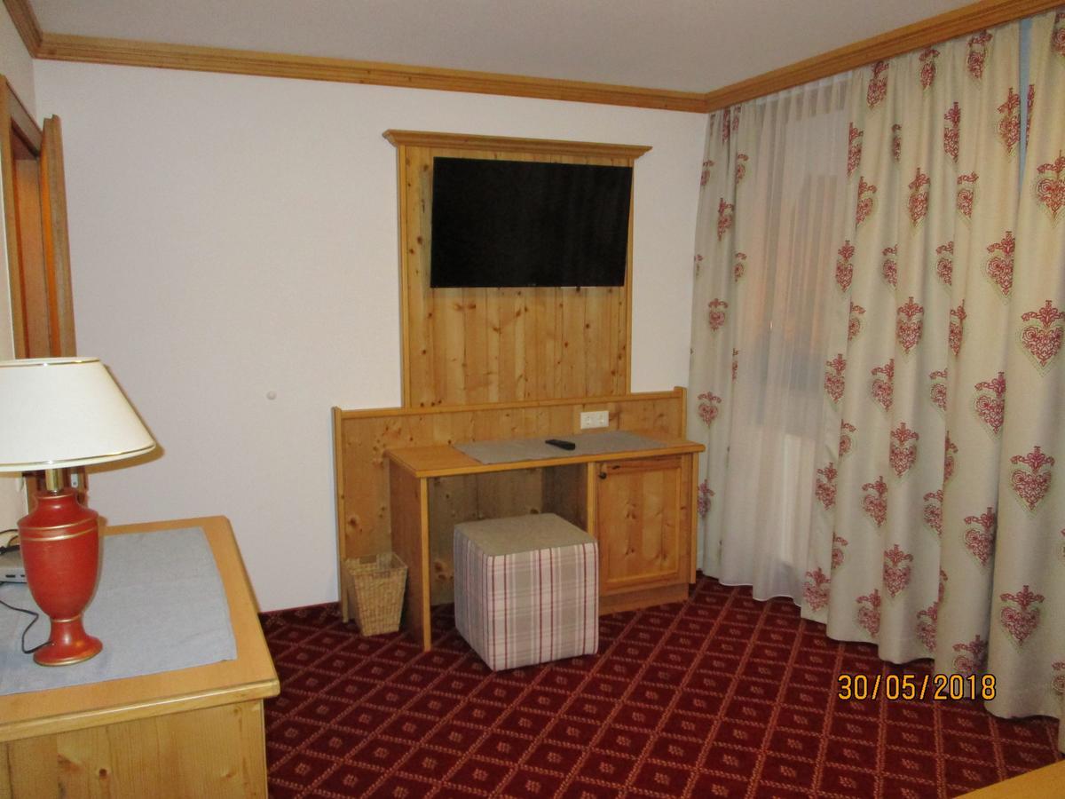 Hotel Gondel Altenkunstadt ภายนอก รูปภาพ